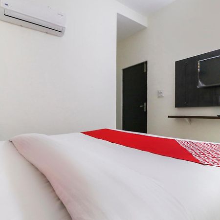 Hotel O Red Ark Landran Exterior foto