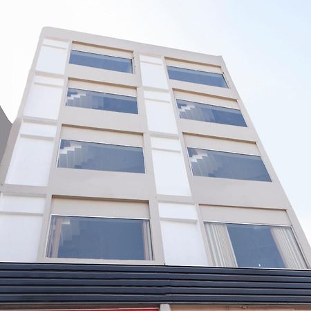 Hotel O Red Ark Landran Exterior foto