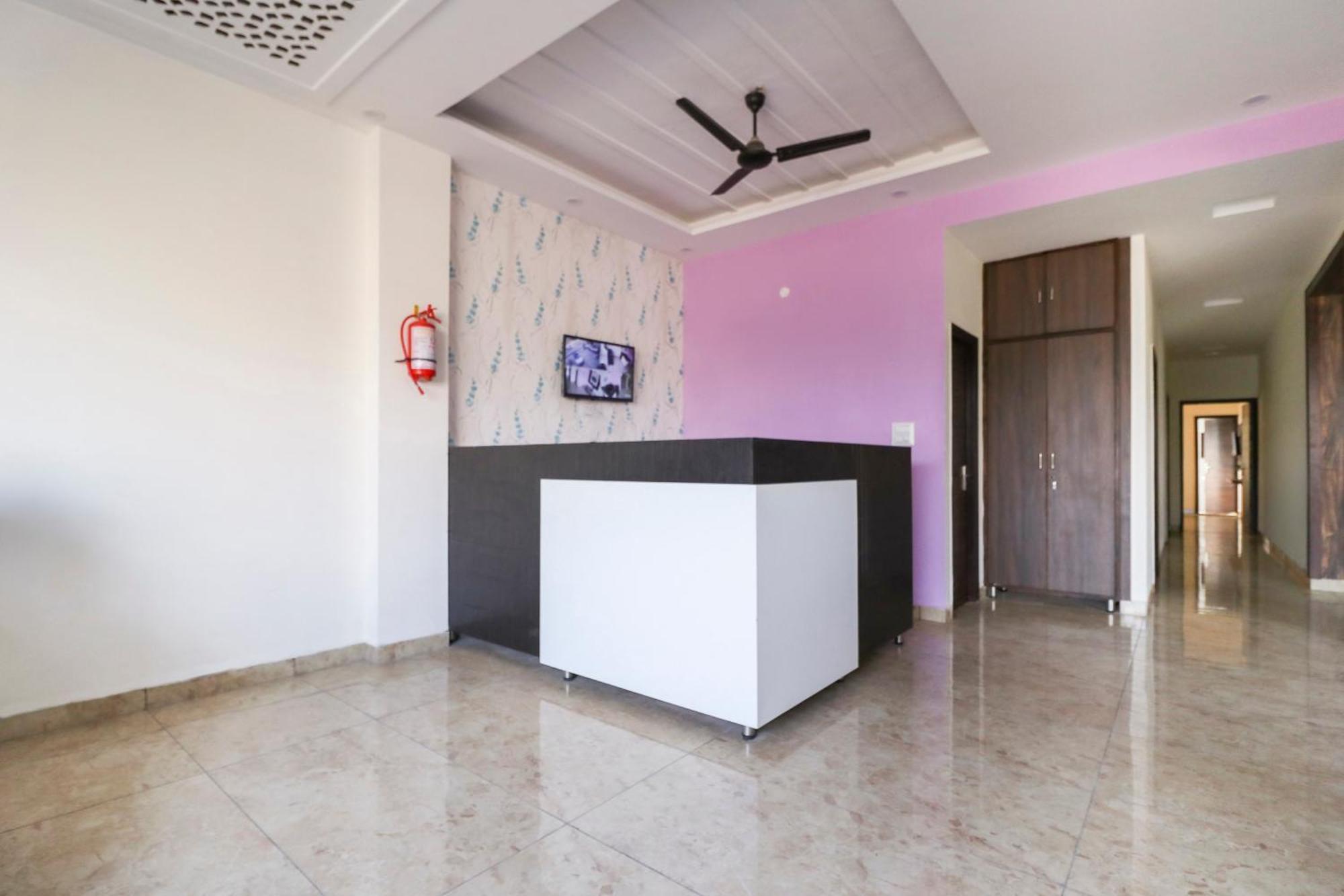 Hotel O Red Ark Landran Exterior foto
