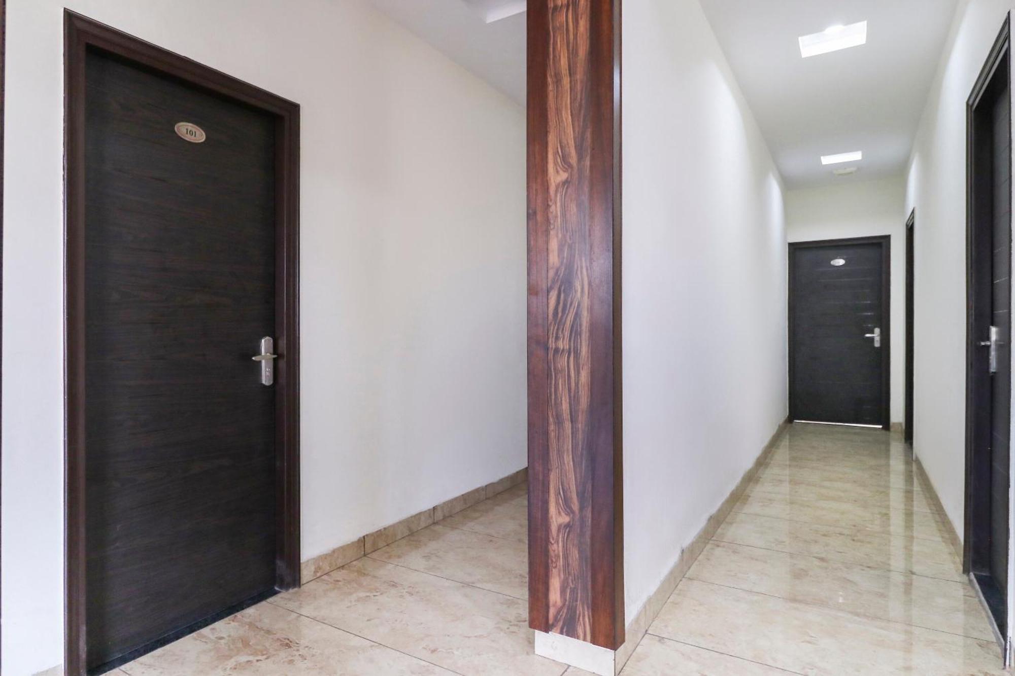 Hotel O Red Ark Landran Exterior foto