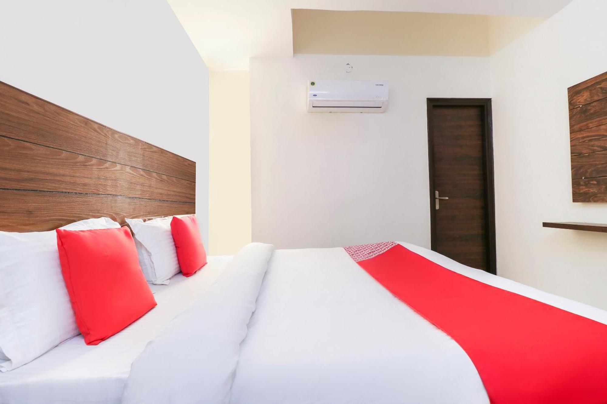 Hotel O Red Ark Landran Exterior foto