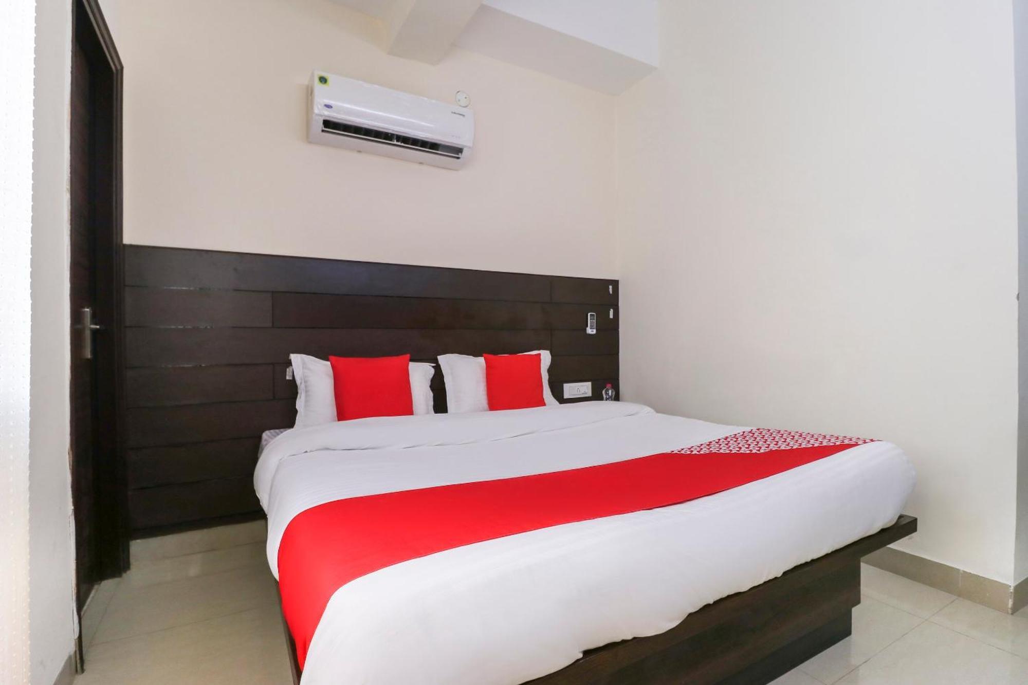 Hotel O Red Ark Landran Exterior foto