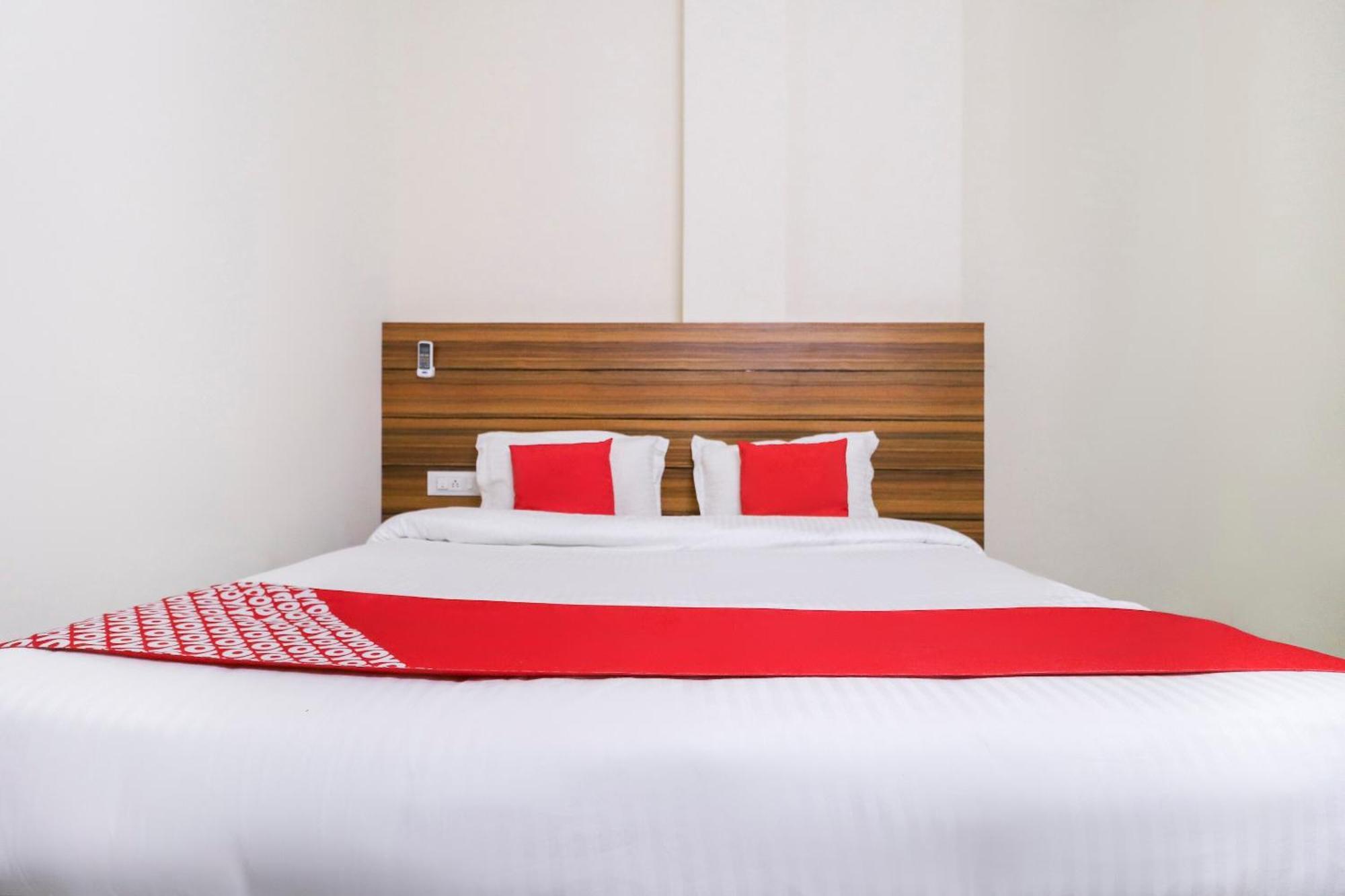 Hotel O Red Ark Landran Exterior foto