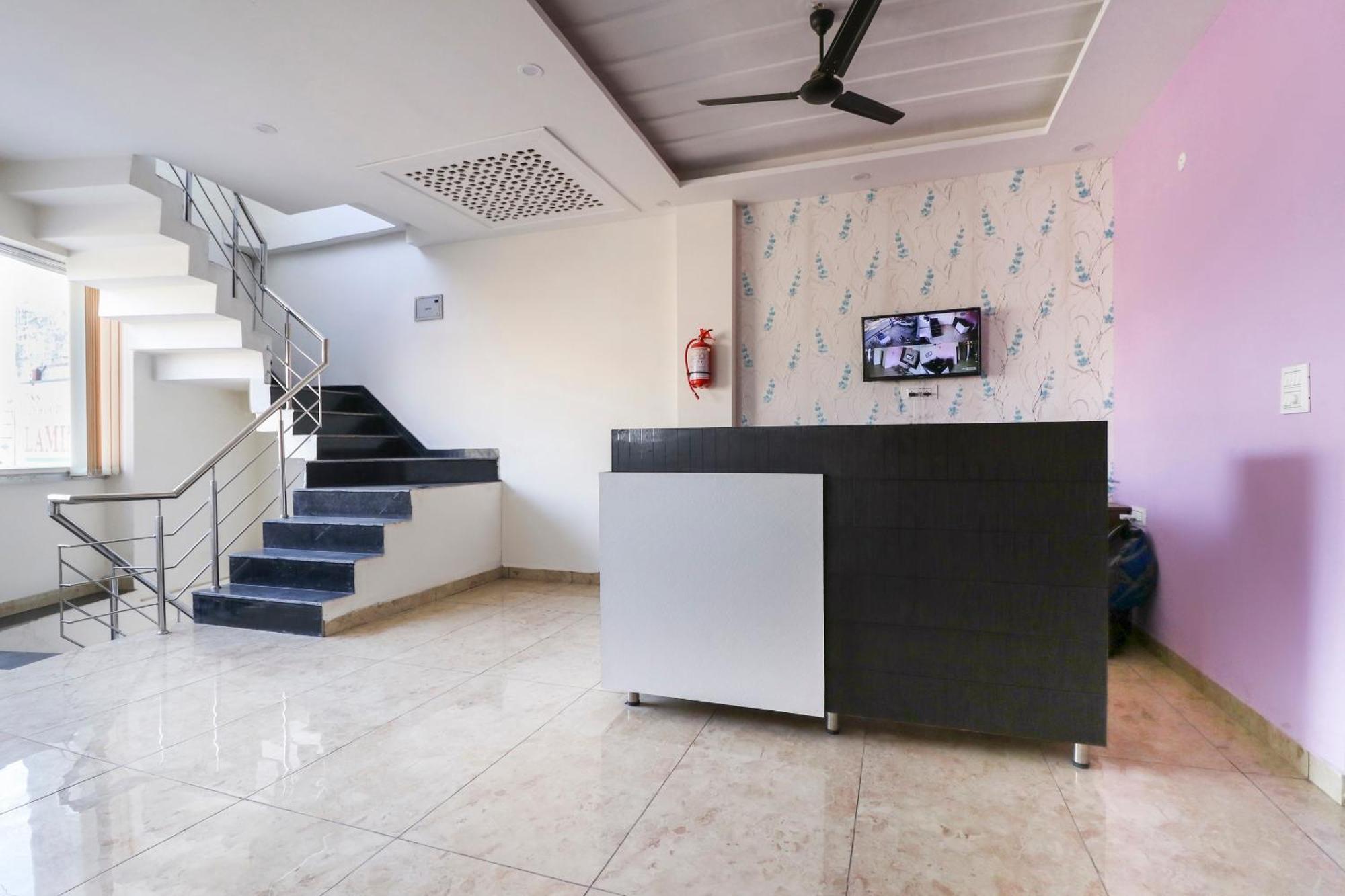Hotel O Red Ark Landran Exterior foto