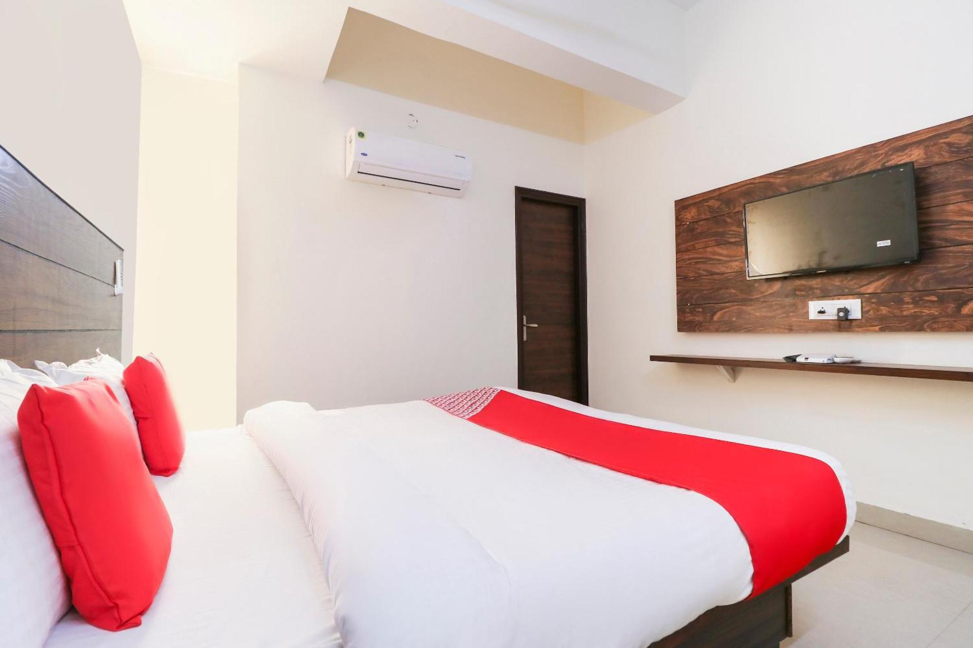 Hotel O Red Ark Landran Exterior foto